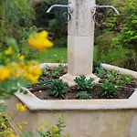 Mas Del Flor Bed & Breakfast